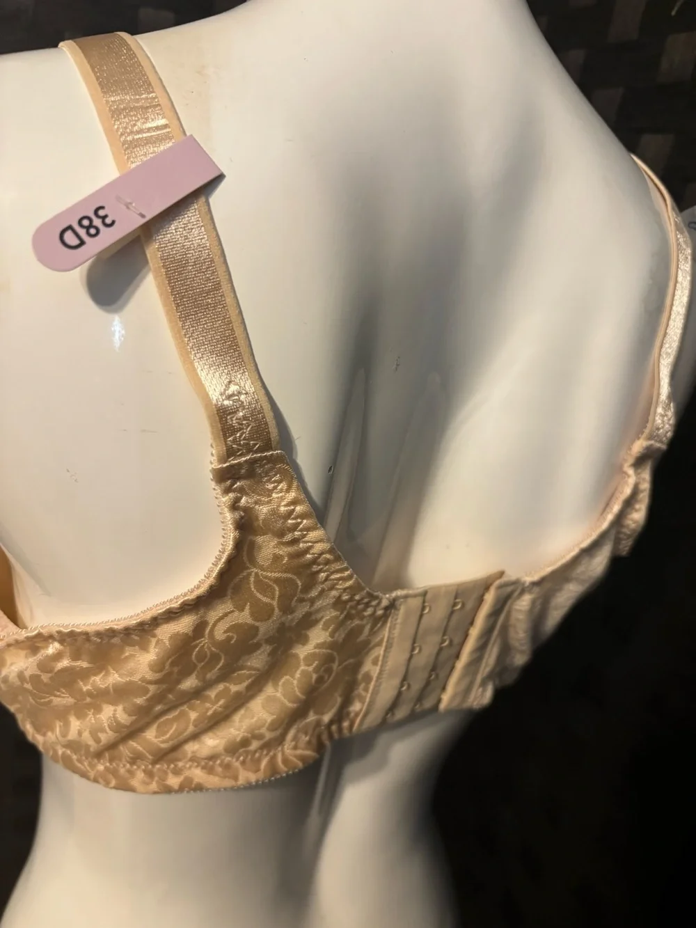 Bali bra style 3372 wire free
Size 38 D - Picture 2 of 5